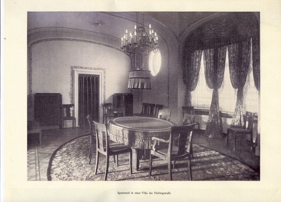 Speisesaal in einer Villa an der Heilwigstra&szlig;